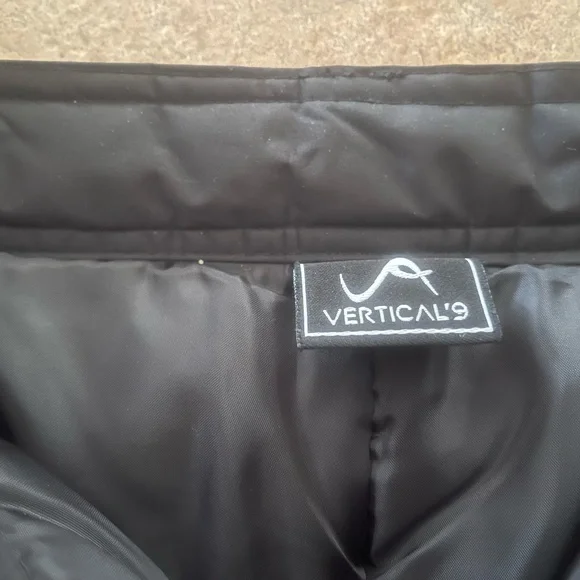 LIKE NEW NWOT BOYS VERTICAL 9 WIND RESISTANT SNOW & SKI BLACK PANTS SIZE SMALL - Picture 4 of 5